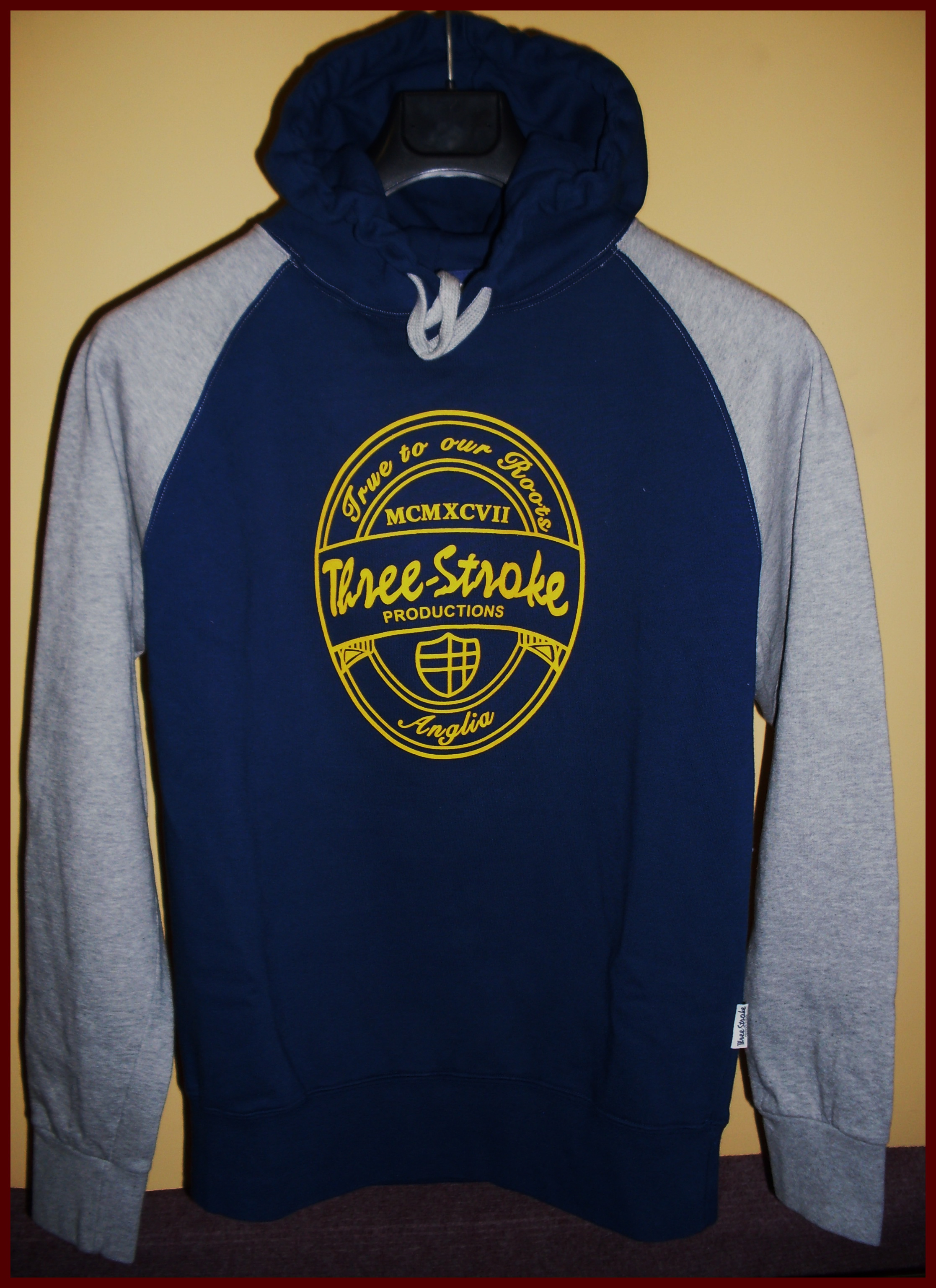 Raglan Hoodie "True To Our Roots"